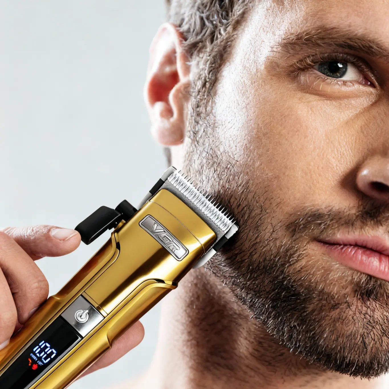 Set tondeuses professionnelles 3 - en - 1 VGR – Rasoir, Taille - Barbe & Précision - Tondeuse professionnelle - LaTondeuse.com