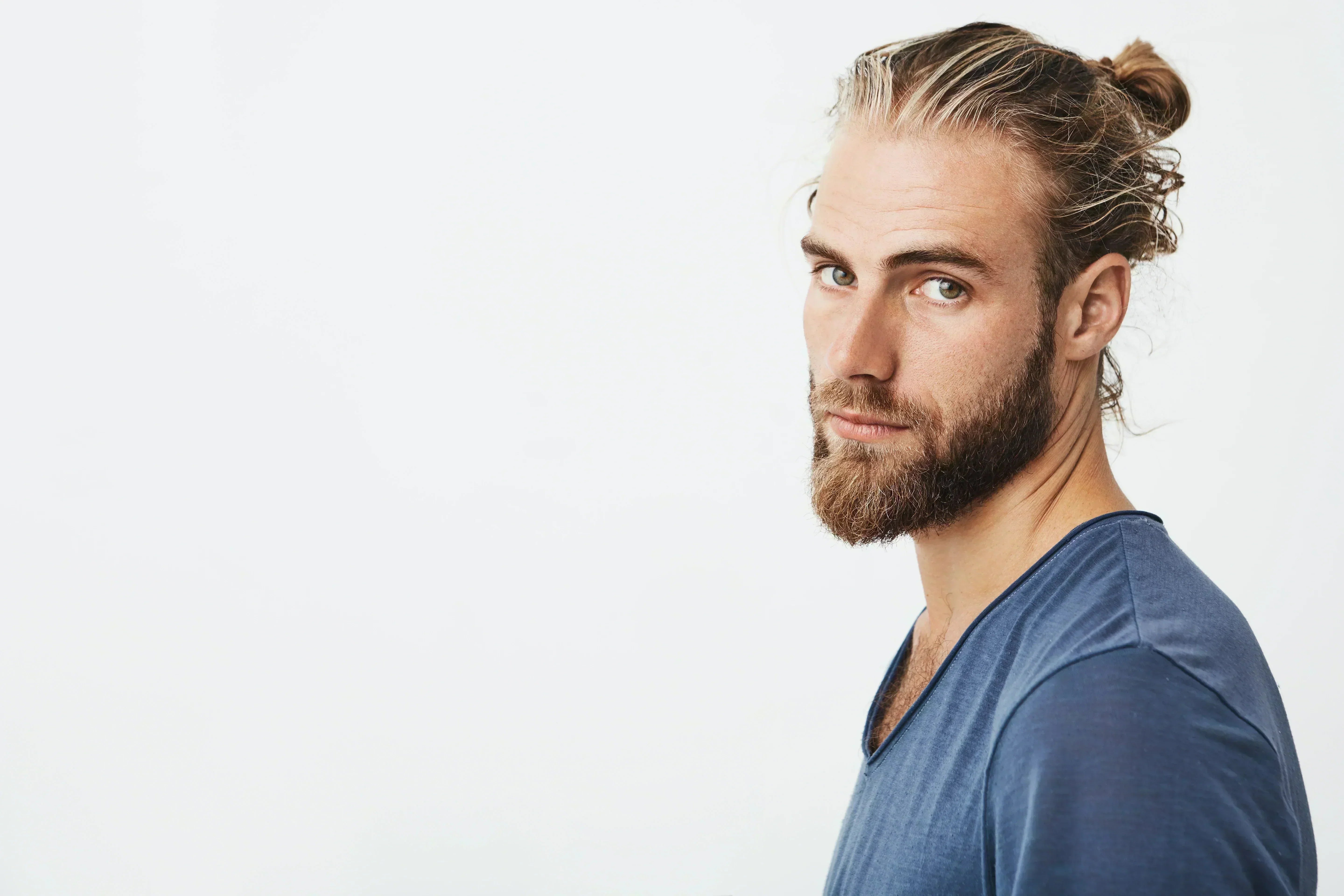 Cheveux Qui Partent Dans Tous Les Sens Quand On Les Laisse Pousser : La Vérité Sur la Phase Casque