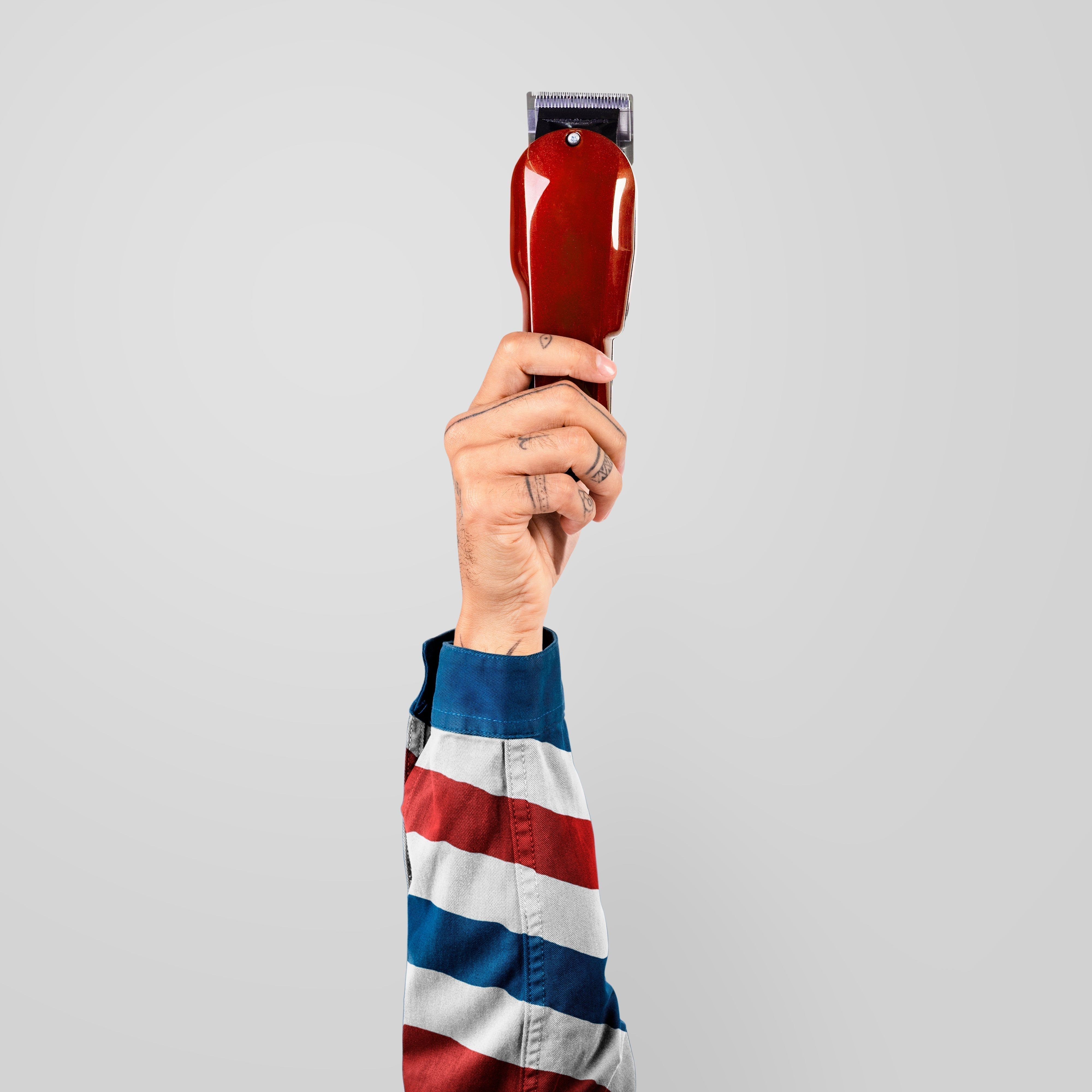 Guide Complet 2025 : Comment Choisir la Meilleure Tondeuse Cheveux (Professionnelle & Particulier) - LATONDEUSE.COM