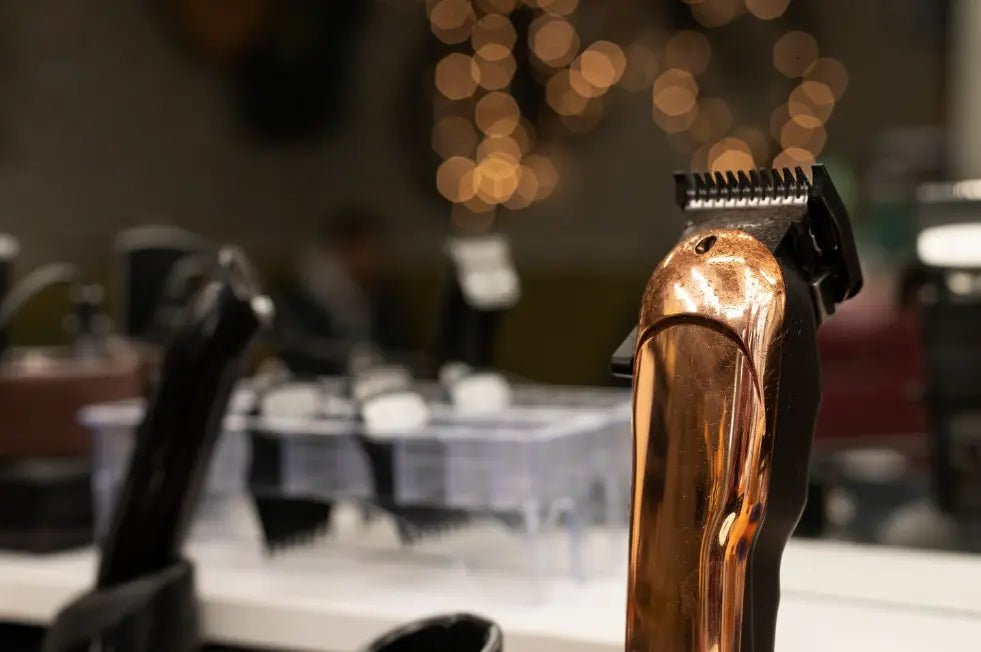 Tondeuse Barbe vs Tondeuse Cheveux : Quelle Différence ? Guide 2025 - LATONDEUSE.COM